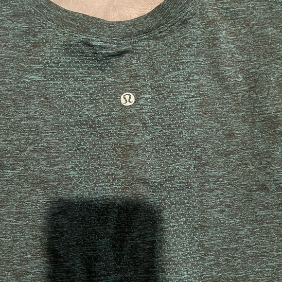 Lululemon t-shirt - Picture 3 of 4